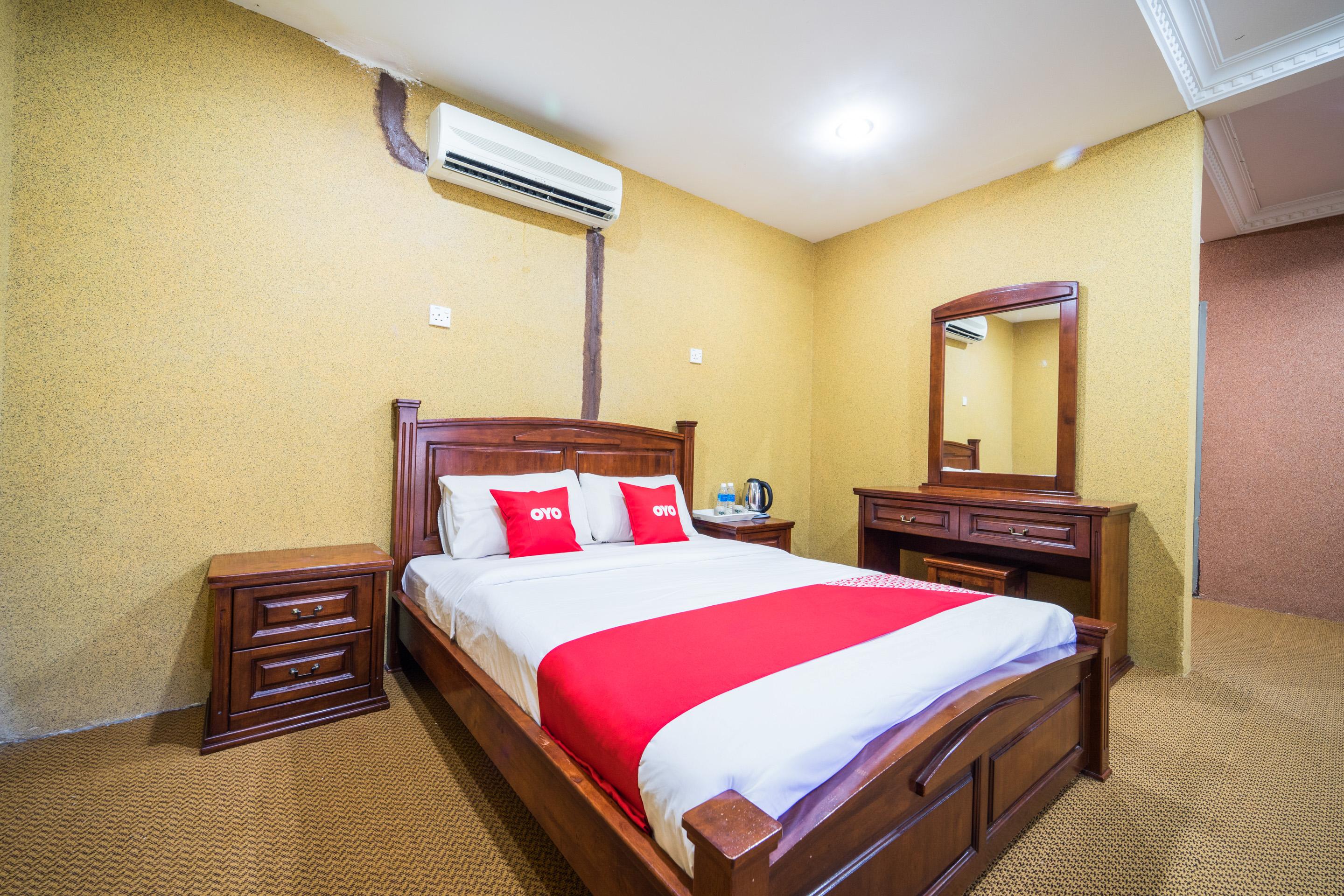 Terap Inn Kampong Raja Buitenkant foto