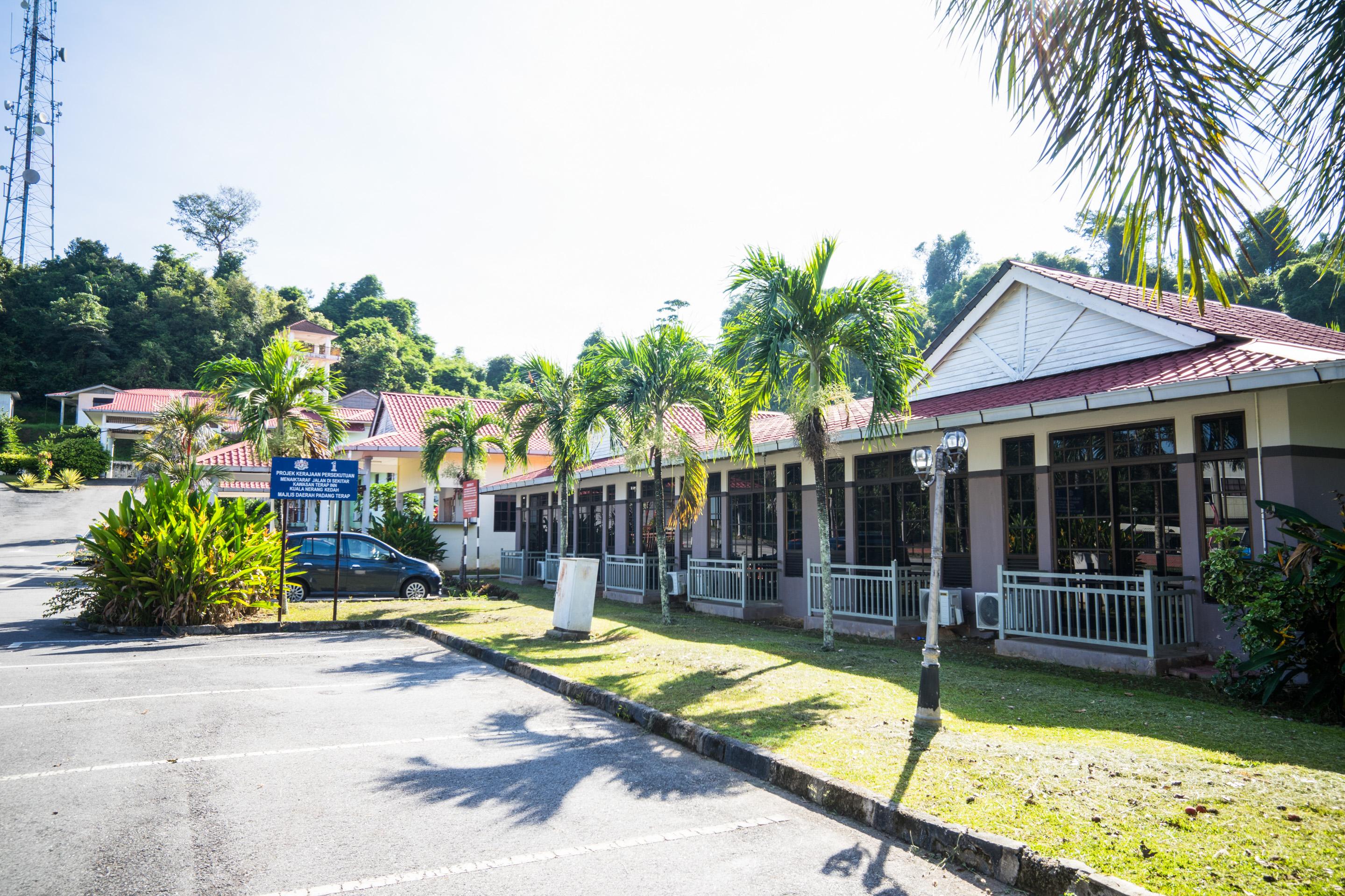Terap Inn Kampong Raja Buitenkant foto