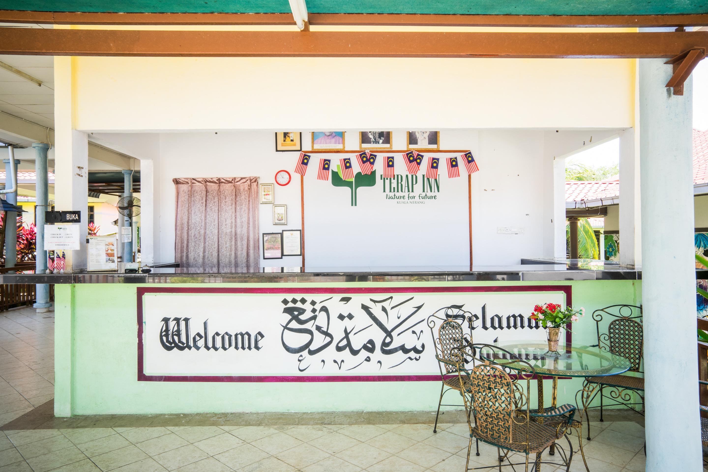 Terap Inn Kampong Raja Buitenkant foto
