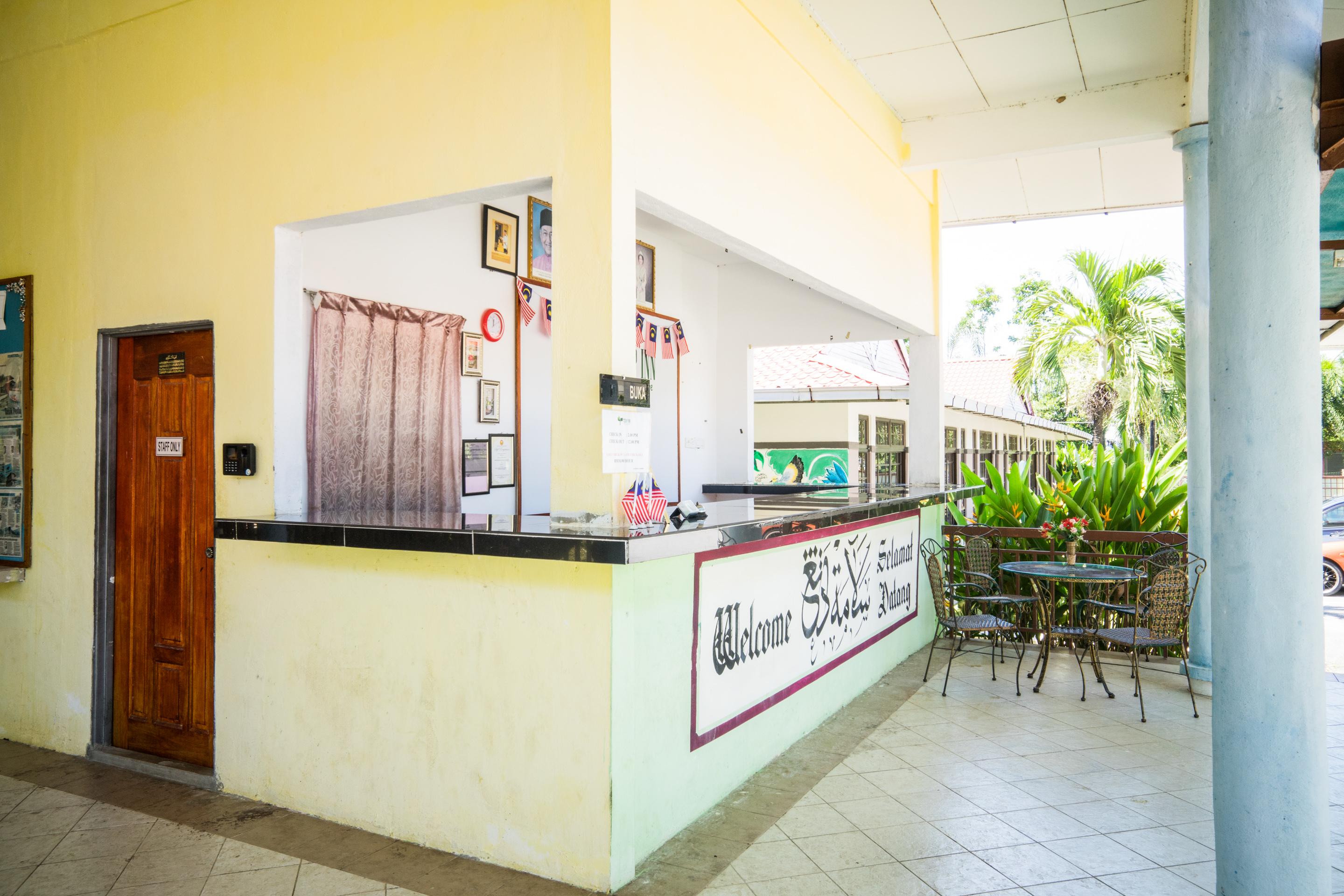 Terap Inn Kampong Raja Buitenkant foto