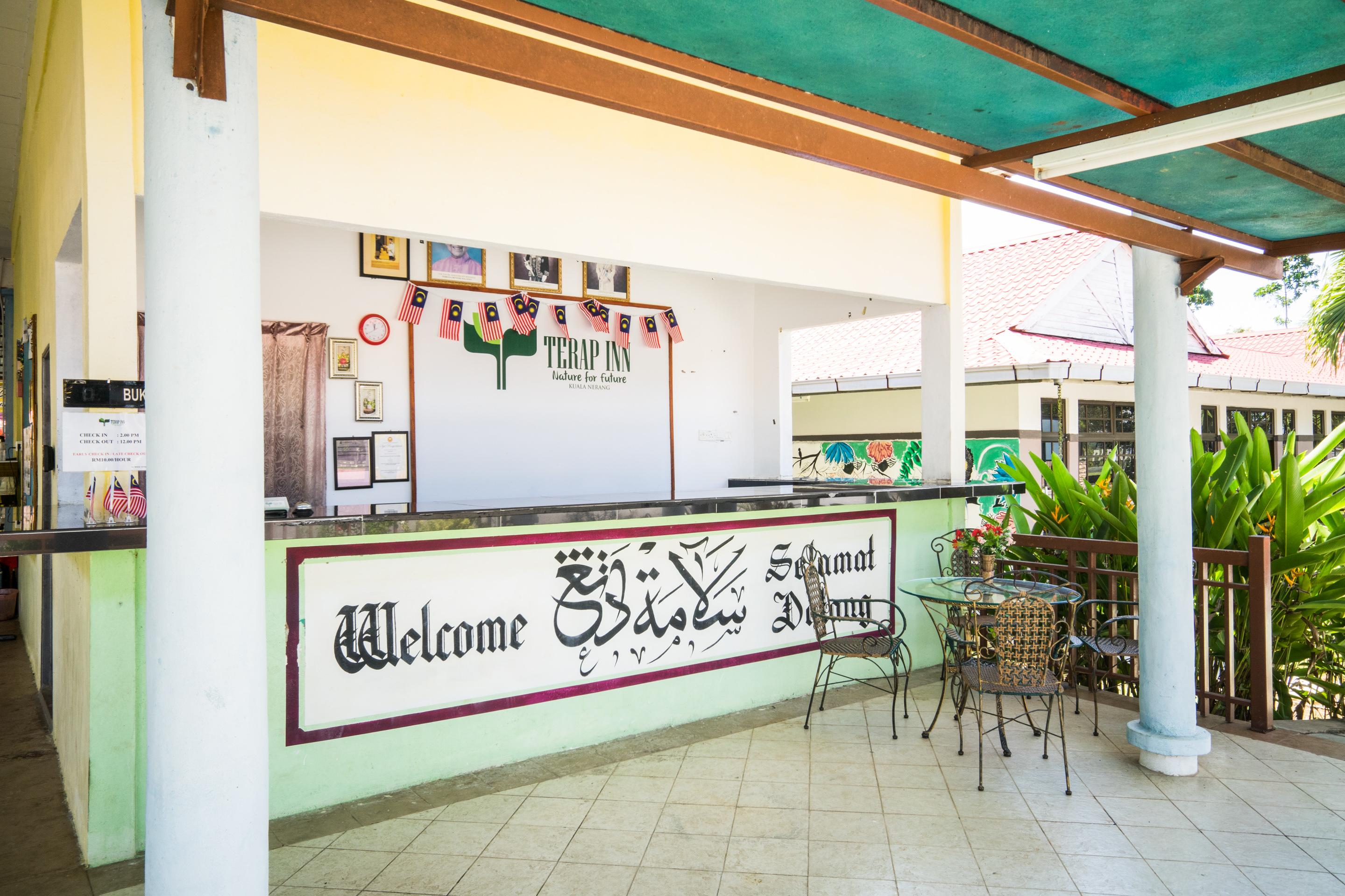 Terap Inn Kampong Raja Buitenkant foto