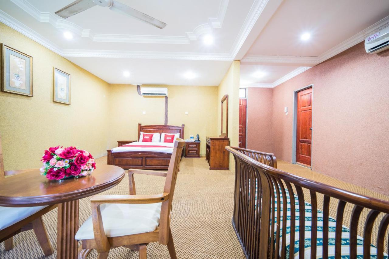 Terap Inn Kampong Raja Buitenkant foto
