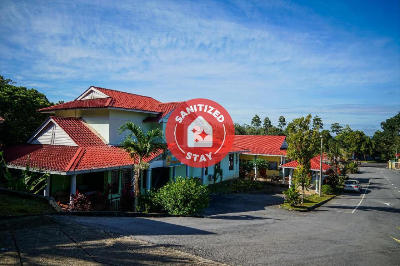 Terap Inn Kampong Raja Buitenkant foto